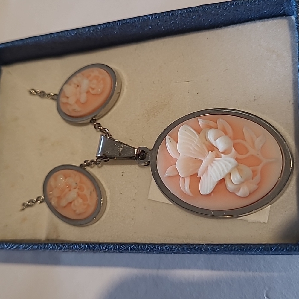 Necklace set